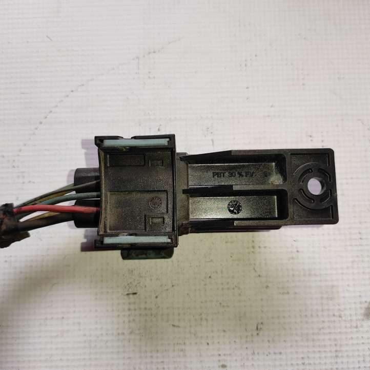 Ford Fiesta (2000 - 2005)  9640469680 Реле подогрева свеч