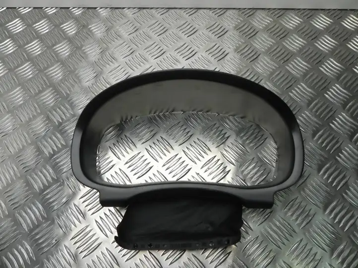 Skoda Fabia Mk2 (5J) (2007 - 2014) 5J1857053A Отделка магнитолы — фото 1