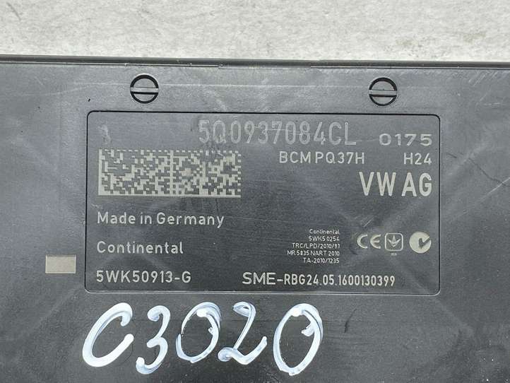 Volkswagen Golf VII (2013 - 2019)  5Q0937084CL Другие приборы