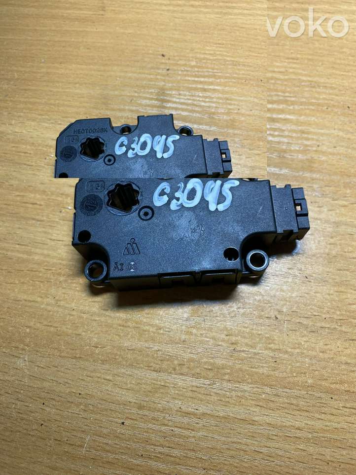 Audi A8 (2010 - 2014)  1139300856 Двигатель задвижки потока воздуха