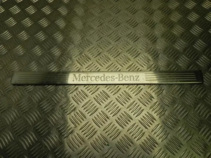 Mercedes-Benz E W212 (2009 - 2016) A2126860936 Накладка порога — фото 1