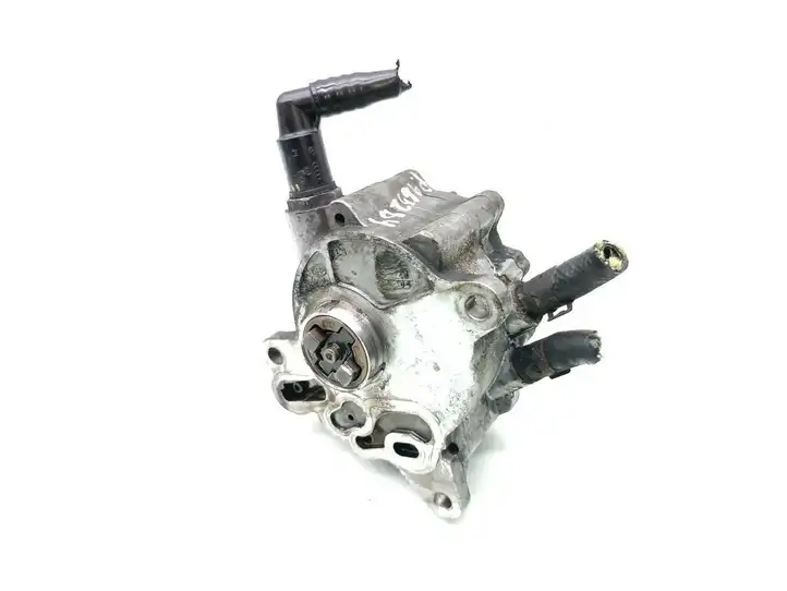 Volkswagen PASSAT B6 (2005 - 2010) 03G145209 Топливный насос — фото 1