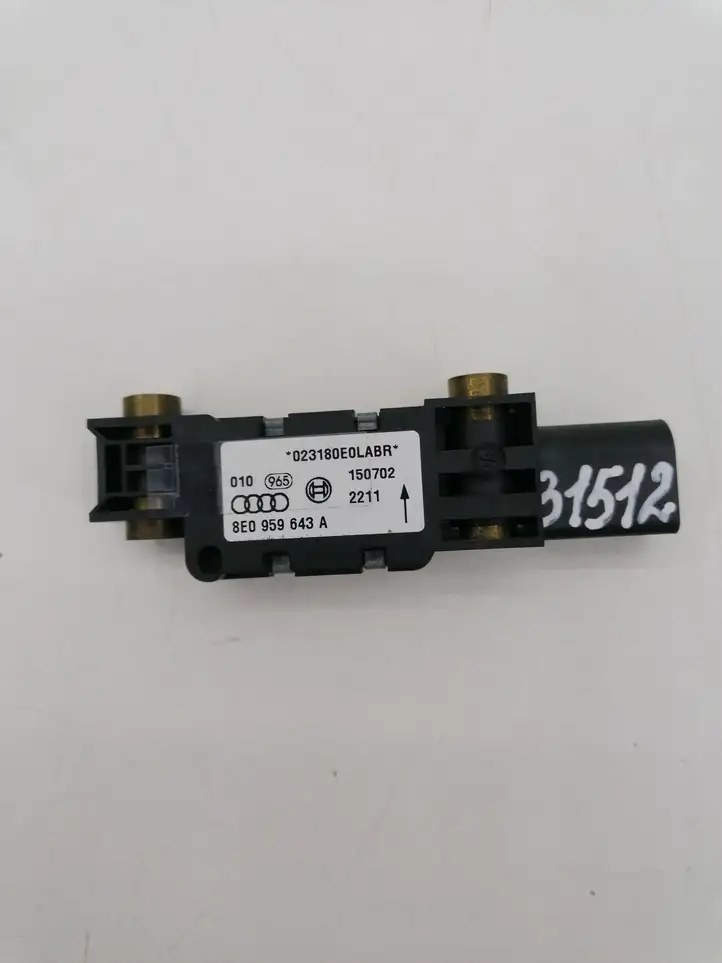 Audi A6 S6 C5 4B (2001 - 2004) 8E0959643A Датчик удара SRS — фото 1