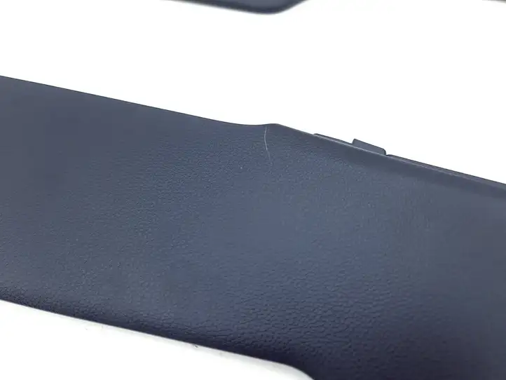 Honda HR-V (2021 - )  834003M010 Боковая отделка (передняя)