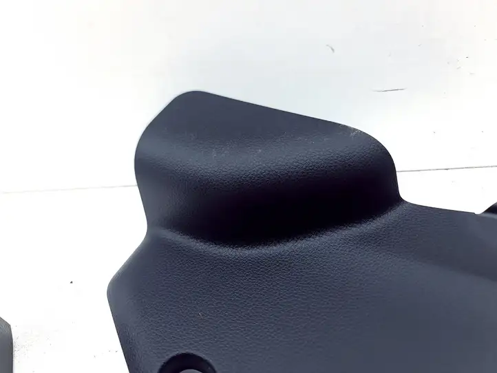 Honda HR-V (2021 - )  834003M010 Боковая отделка (передняя)