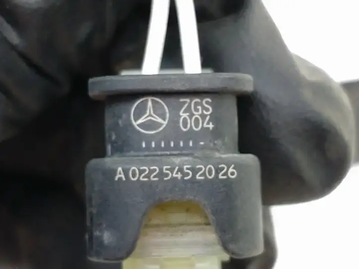 Mercedes-Benz EQC (2018 - ) A2139058001 Прочие датчики — фото 4