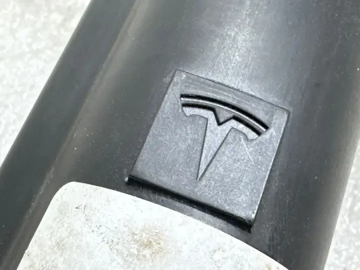 Tesla Model X (2015 - 2021)  104535200H Механизм фиксации передней двери