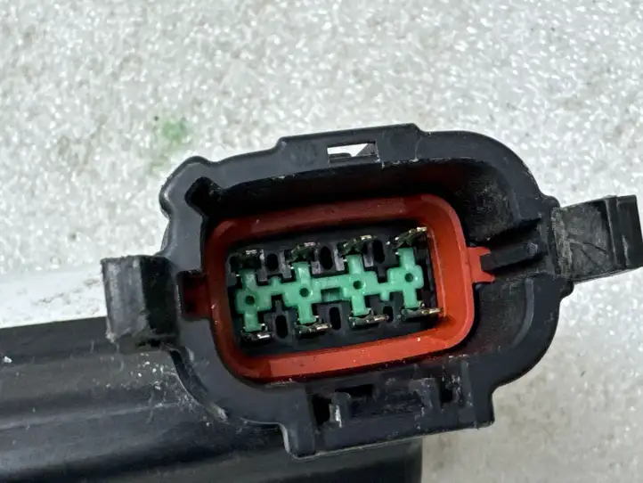 Tesla Model X (2015 - 2021)  104535200H Механизм фиксации передней двери