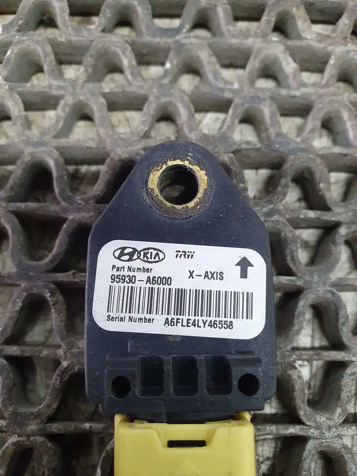 Hyundai i30 (2015 - 2017) 95930A6000 Датчик удара SRS — фото 5