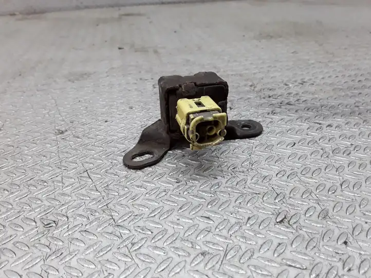Toyota Corolla E120 E130 (2000 - 2004) 8917313041 Датчик удара SRS — фото 3