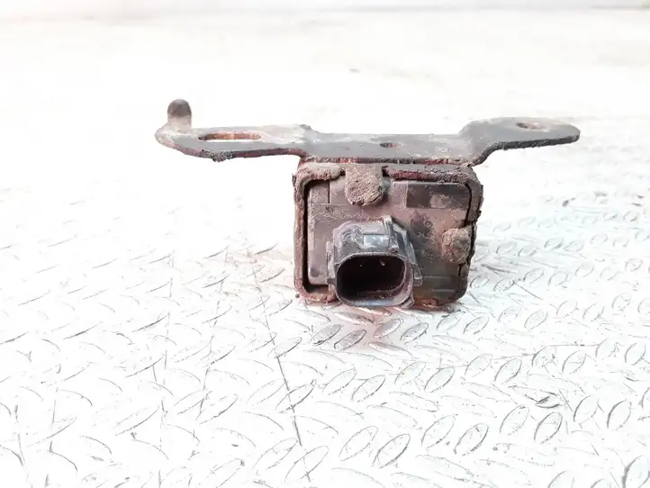 Toyota Corolla E120 E130 (2000 - 2004) 8917413041 Датчик удара SRS — фото 2