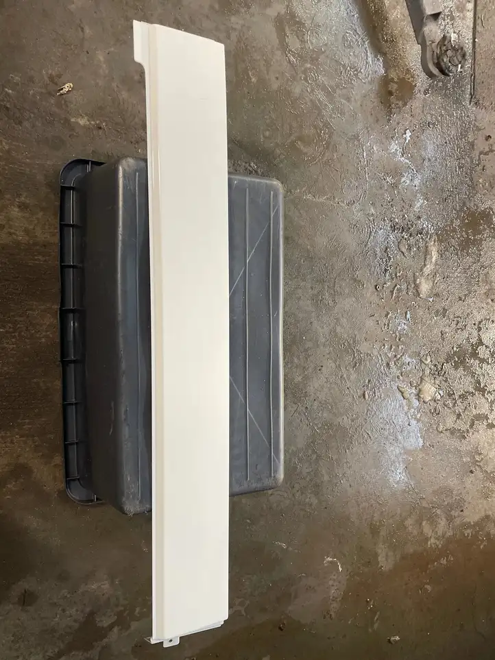 Volkswagen Transporter-Caravelle (2009 - 2015)  7H1843716H Отделка лыжи