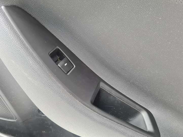 Hyundai i20 (2014 - 2018)  83380C8010 Обшивка задней двери