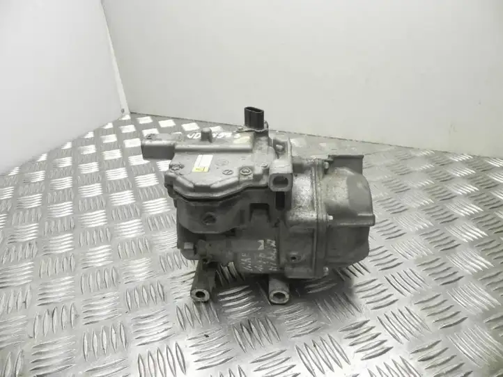 Toyota Yaris (2012 - 2014) 0422000513 Компрессор (насос) кондиционера воздуха — фото 1