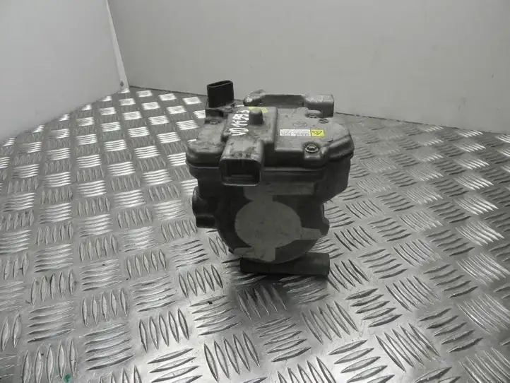 Toyota Yaris (2012 - 2014) 0422000513 Компрессор (насос) кондиционера воздуха — фото 2