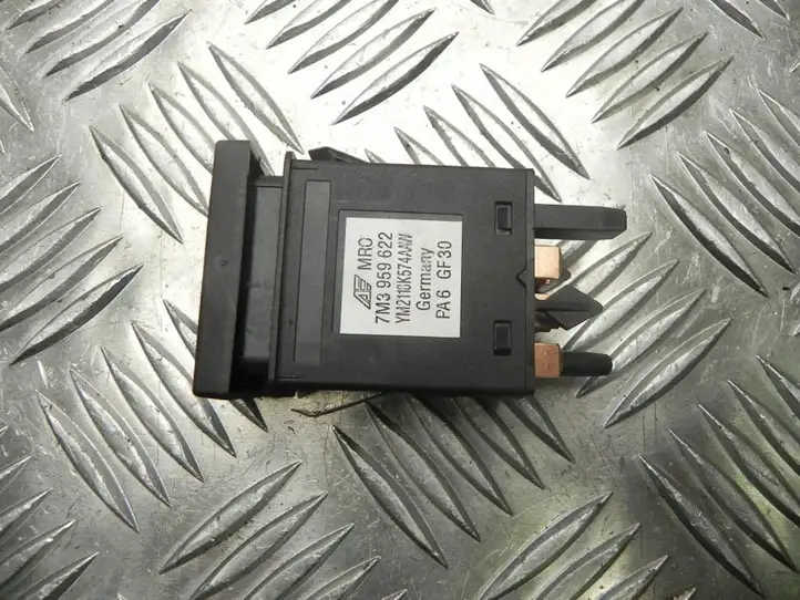 Volkswagen Sharan (2003 - 2010) 7M3959622 Кнопка обогрева стекла — фото 2