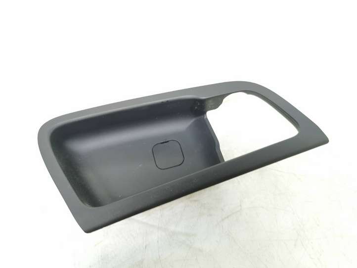 Hyundai i30 (2007 - 2012)  826212L000 Другая деталь отделки пере́дней дверей