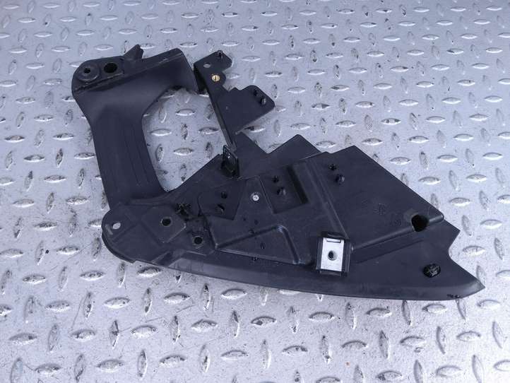 Land Rover Defender (2020 - )  L8B204481AC Другая деталь панели