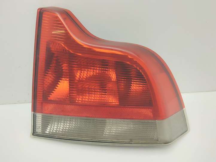 Volvo S60 (2000 - 2004)  8664080 Задний фонарь в кузове