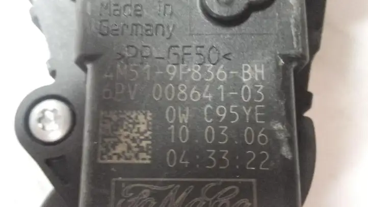 Volvo V50 (2004 - 2008) 00864103 Педаль акселератора — фото 2