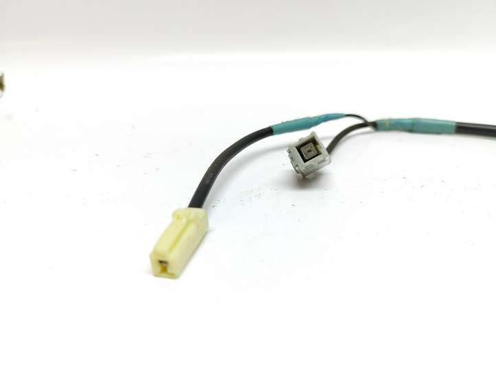 Toyota Auris 150 (2006 - 2012)  V307517C Антенна (антенна GPS)