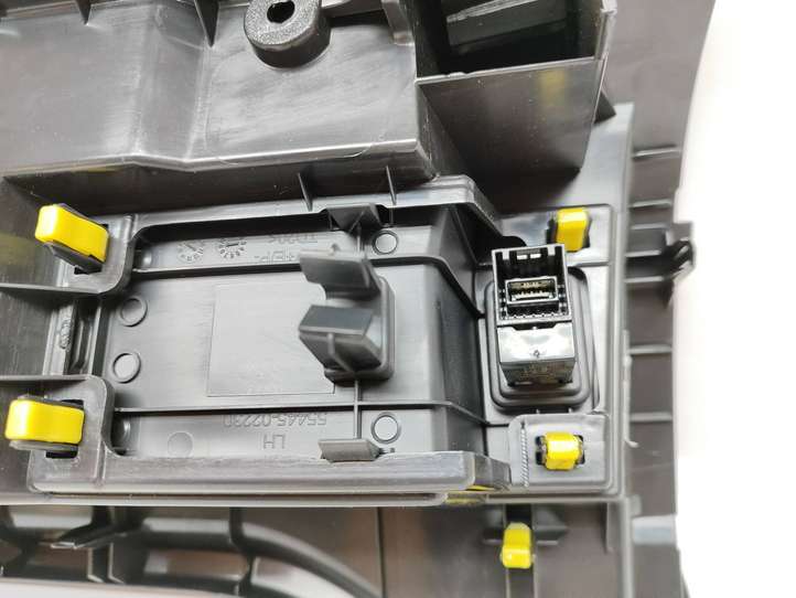Toyota Auris 150 (2006 - 2012)  5543702150 Ящик для вещей