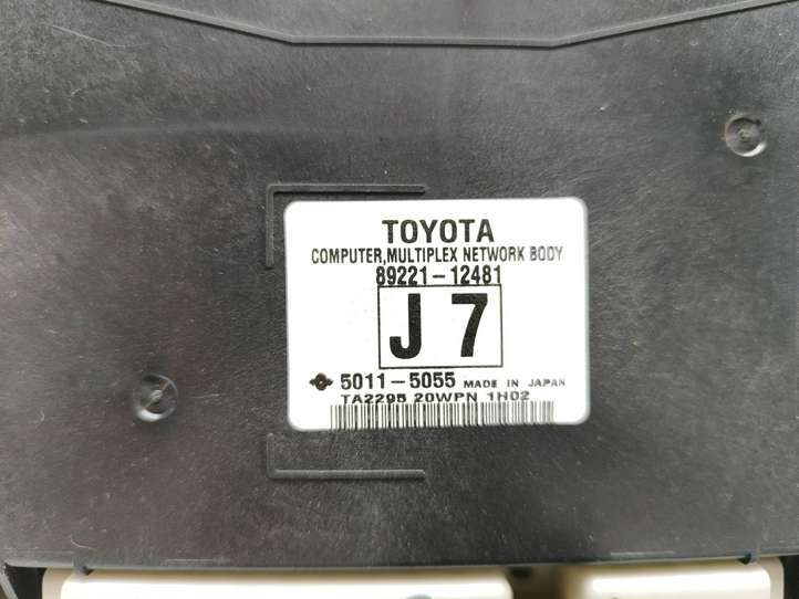 Toyota Auris 150 (2006 - 2012)  8922112481 Блок предохранителей