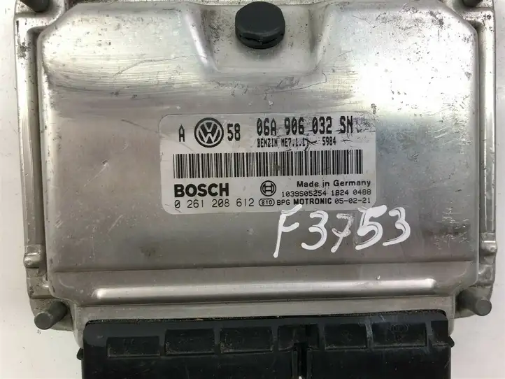 Volkswagen Golf IV (1998 - 2005) 06A906032SN Прочие блоки управления — фото 2