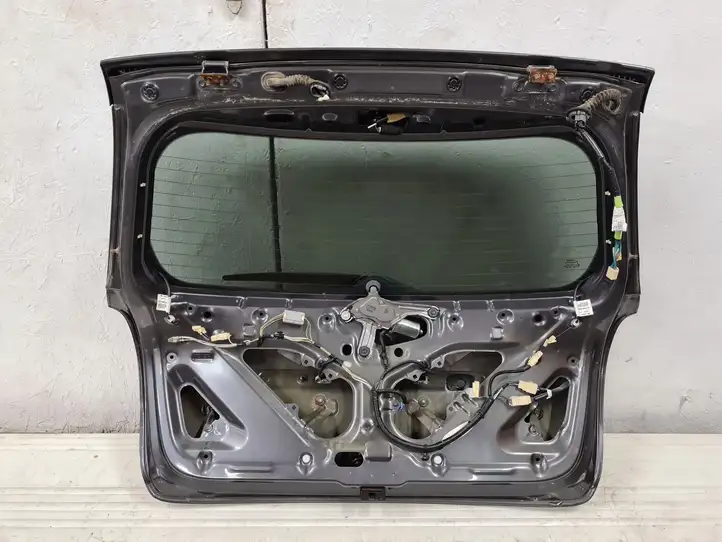 Toyota Avensis T250 (2006 - 2009) Крышка багажника — фото 9