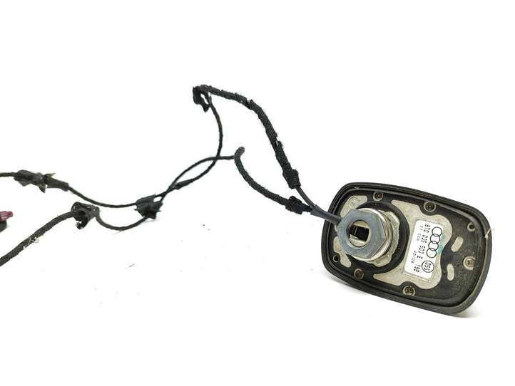 Audi A4 (2007 - 2011)  8T0035503E Антенна (антенна GPS)