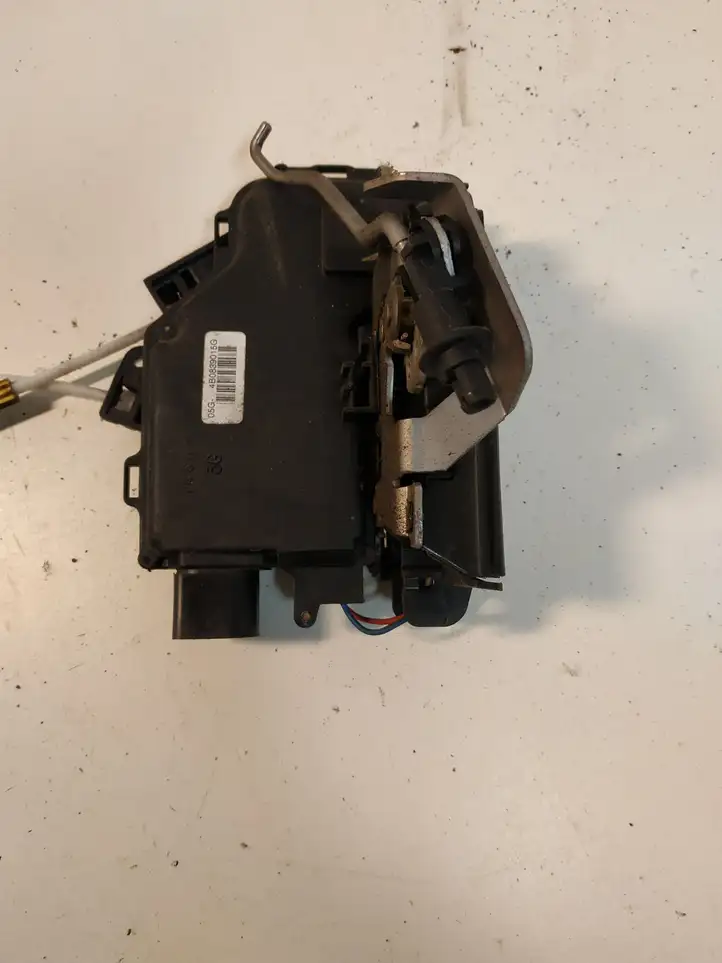 Audi A6 Allroad C5 (2000 - 2006) 05G4B0839015G Замок задней двери — фото 2