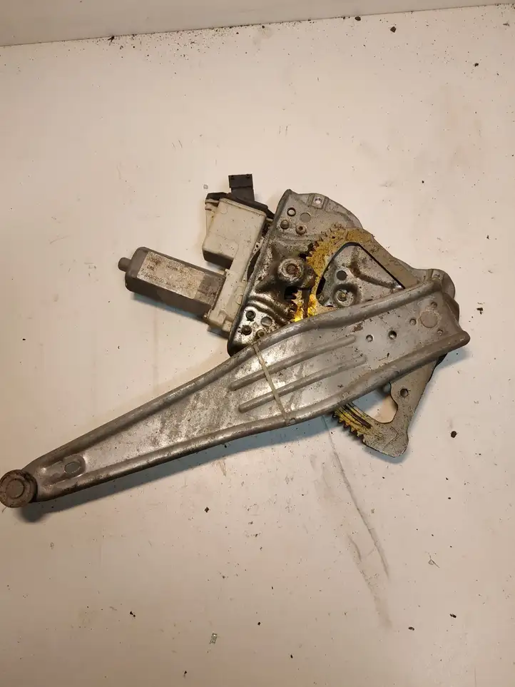 Toyota Corolla E120 E130 (2000 - 2004) 5984002100 Стеклоподъемник задней двери — фото 1
