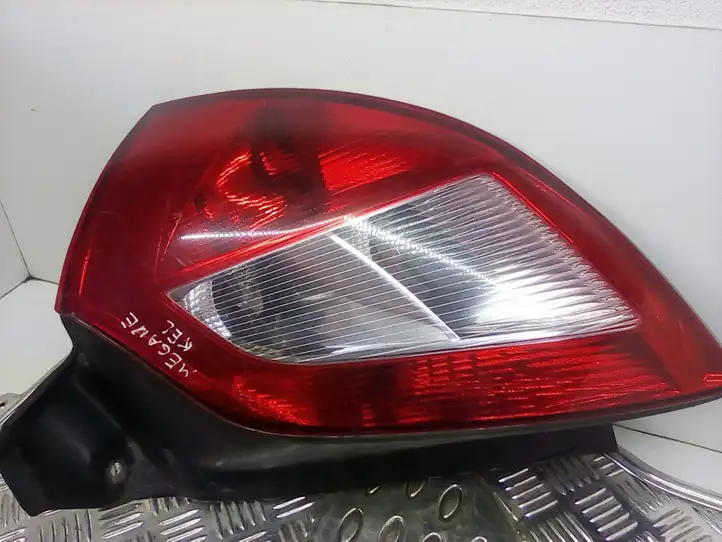 Renault Megane II (2002 - 2005) 8200073237 Задний фонарь в кузове — фото 1