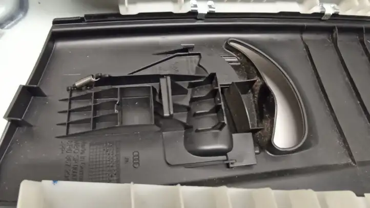 Audi Q5 SQ5 (2008 - 2012) 8R0867294 Верхняя обшивка стойки B — фото 3