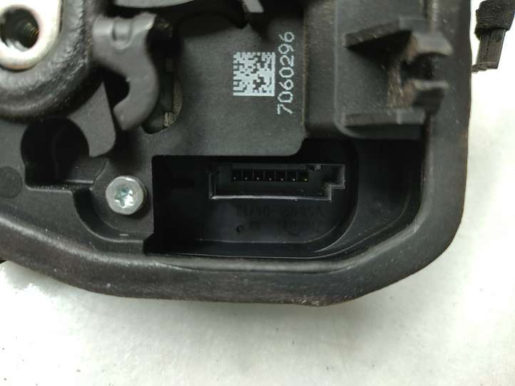 BMW 3 E90 E91 (2005 - 2012)  7060296 Замок задней двери