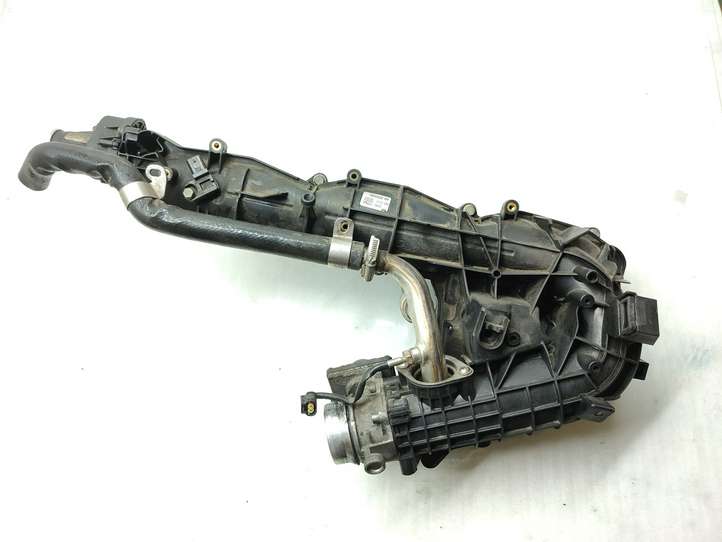 BMW 5 F10 F11 (2009 - 2016)  7800088 Впускной коллектор
