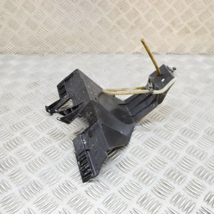 Tesla Model X (2015 - 2021) 104633100C Держатель аккумулятора — фото 3