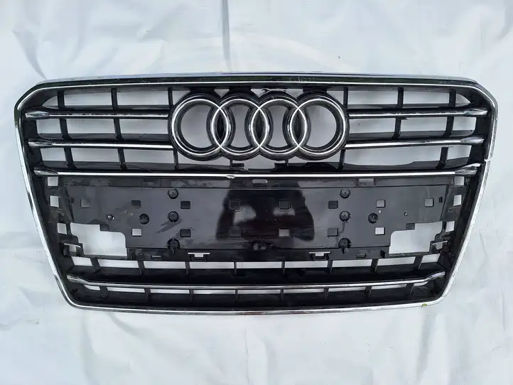 Audi A7 S7 4G (2010 - 2014) 4G8853651C Верхняя решетка радиатора — фото 1