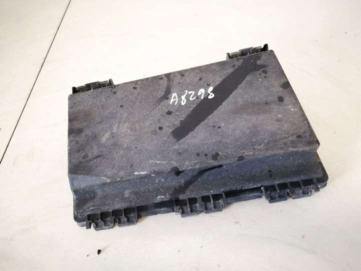 Opel Zafira (2003 - 2006)  13125865 Крышка ящика предохранителей