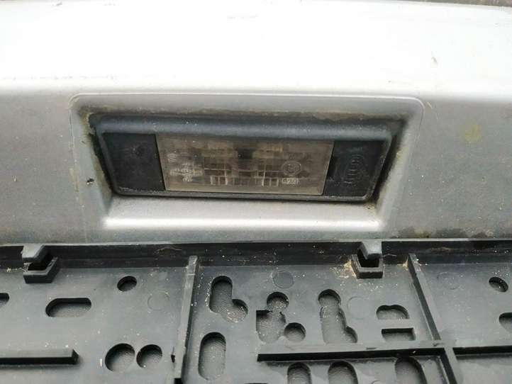 Citroen C5 (2004 - 2008)   Освещение номера