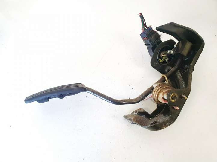 Toyota Corolla Verso E121 (2001 - 2004)   Педаль акселератора
