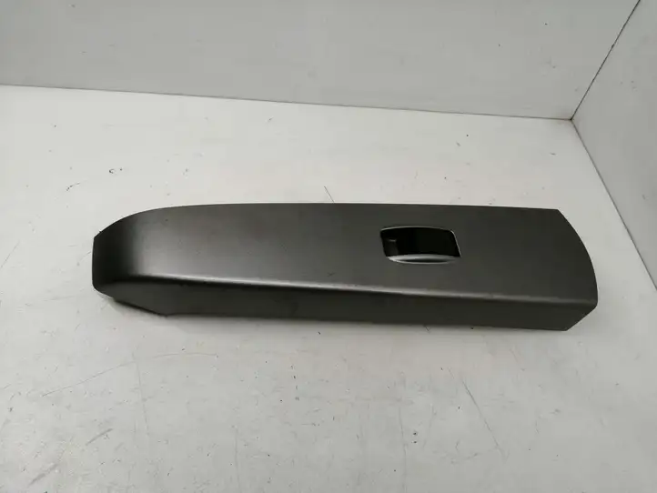 Toyota Prius (XW20) (2003 - 2009) 7423147080 Накладка кнопки стеклоподъемника — фото 2