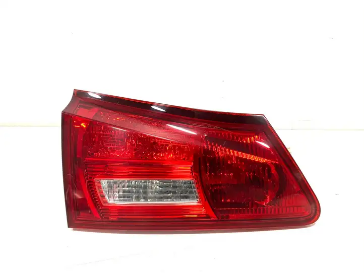 Lexus IS 220D-250-350 (2005 - 2010) 5342 Задний фонарь в крышке багажника — фото 1