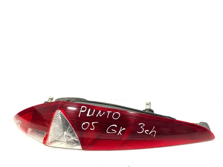 Fiat Punto (188) (1999 - 2010) 517202910 Задний фонарь в кузове — фото 1