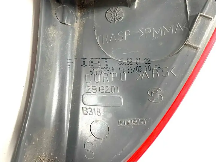 Fiat Punto (188) (1999 - 2010) 517202910 Задний фонарь в кузове — фото 3