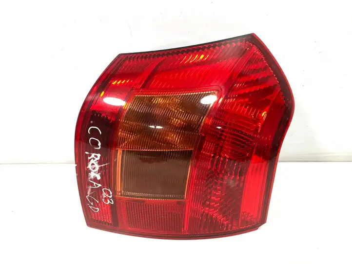 Toyota Corolla E120 E130 (2000 - 2004) 1381 Задний фонарь в кузове — фото 4