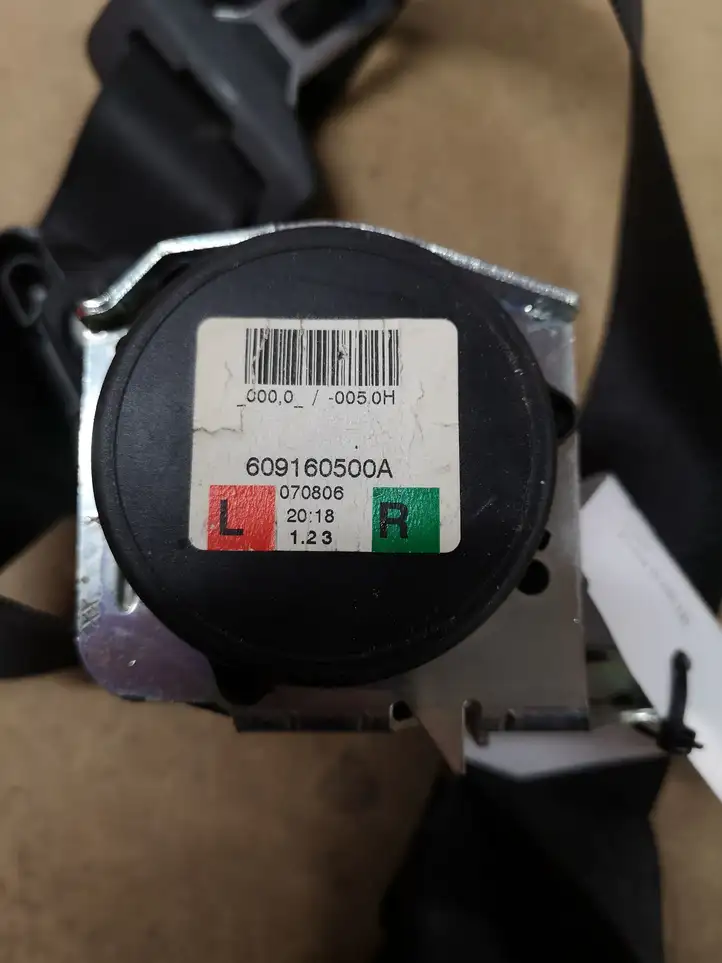 Opel Corsa D (2006 - 2010) 609160500A Задний ремень безопасности — фото 2