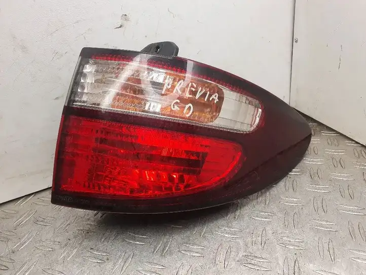 Toyota Previa (XR30, XR40) II (2000 - 2006) 2842 Задний фонарь в кузове — фото 1