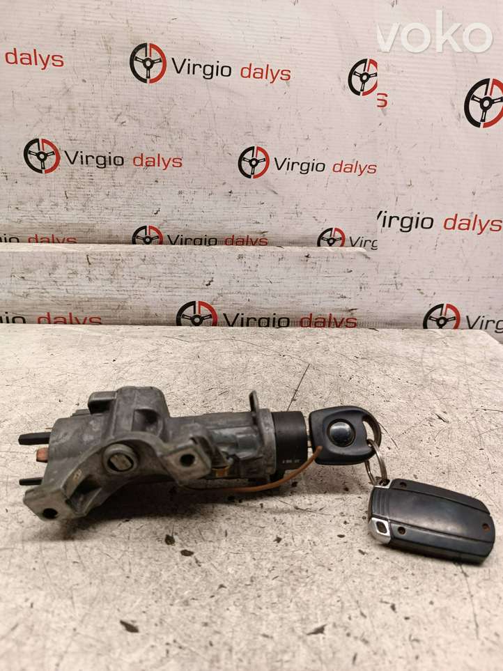 Volkswagen Golf IV (1998 - 2005)  4B0905851C Замок зажигания