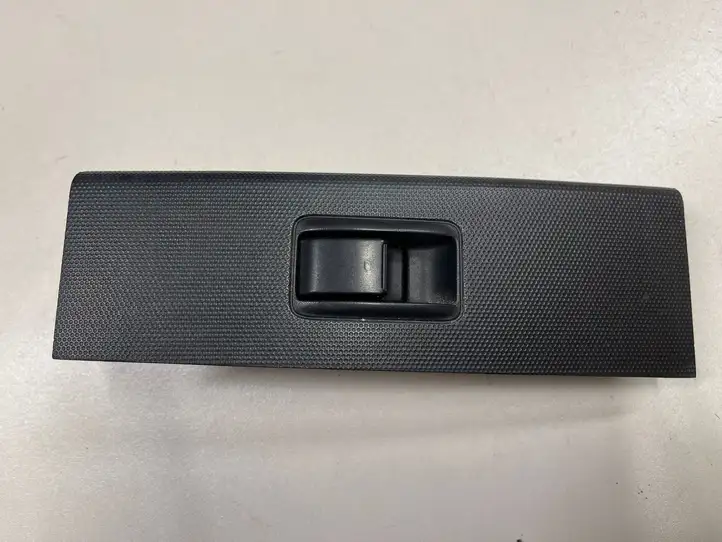 Toyota Corolla Verso E121 (2004 - 2007) 742310F030 Кнопка стеклоподъемников — фото 1